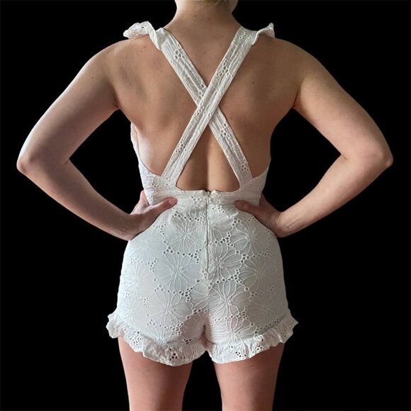 JOA LOS ANGELES Beautiful White Cotton Boho Romper - Picture 4 of 4